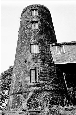 Windmill tower - July 1989