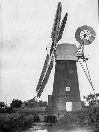 Sails working c.1923