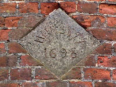 Datestone 1698 