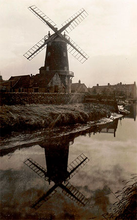 Twin chimneys in cap - c.1936