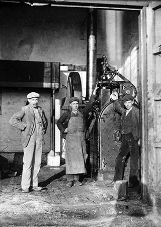 Steam engine c.1920