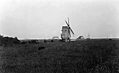 c.1905 with harbour coal barns beyond 