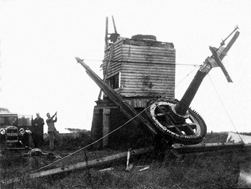 Dismantling the mill - November 1930