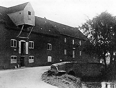 1923