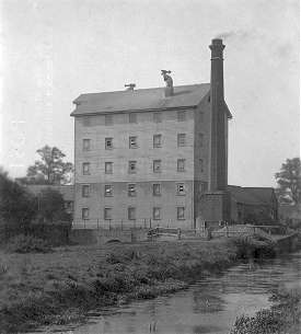 c.1907 with steam engine running