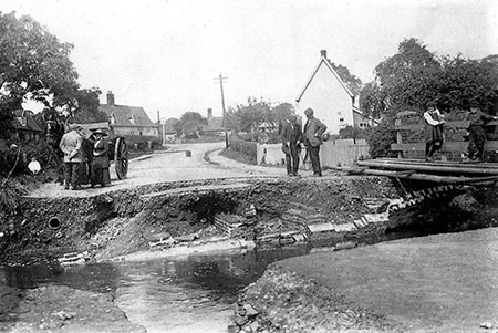 Rebuilding the bridge after the August 1912 flood