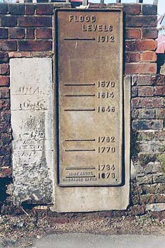 Plaque showing flood levels 