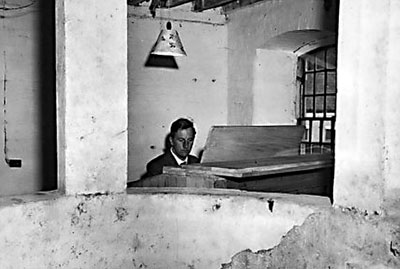 Jim Crampton playing an organ in 1963